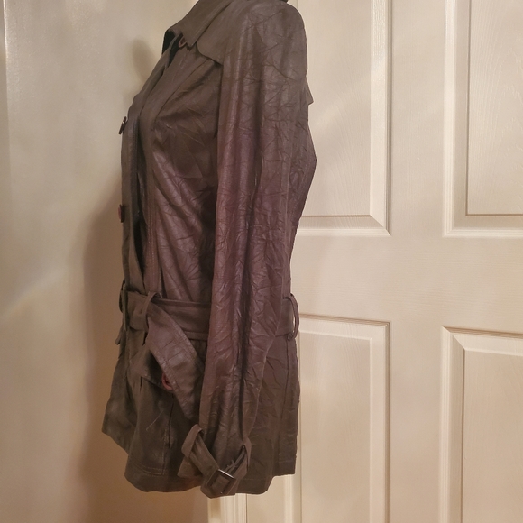 Women's Light Jacket. Brown color. Size Small - Picture 4 of 10